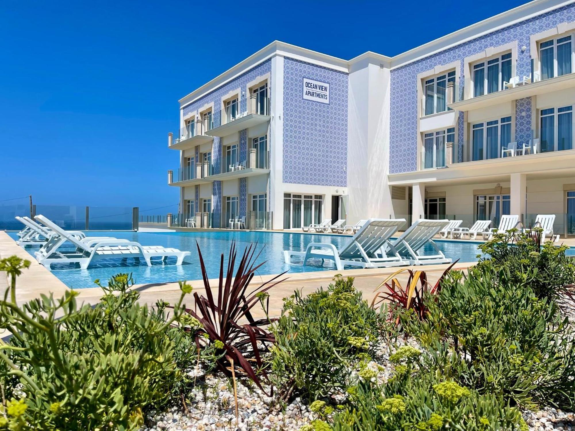 Ocean View Apartments Lourinha  Bagian luar foto