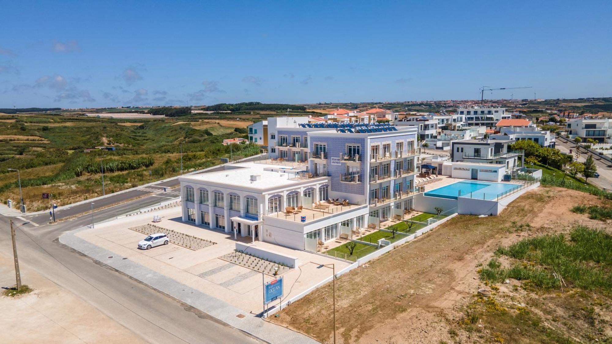 Ocean View Apartments Lourinha  Bagian luar foto