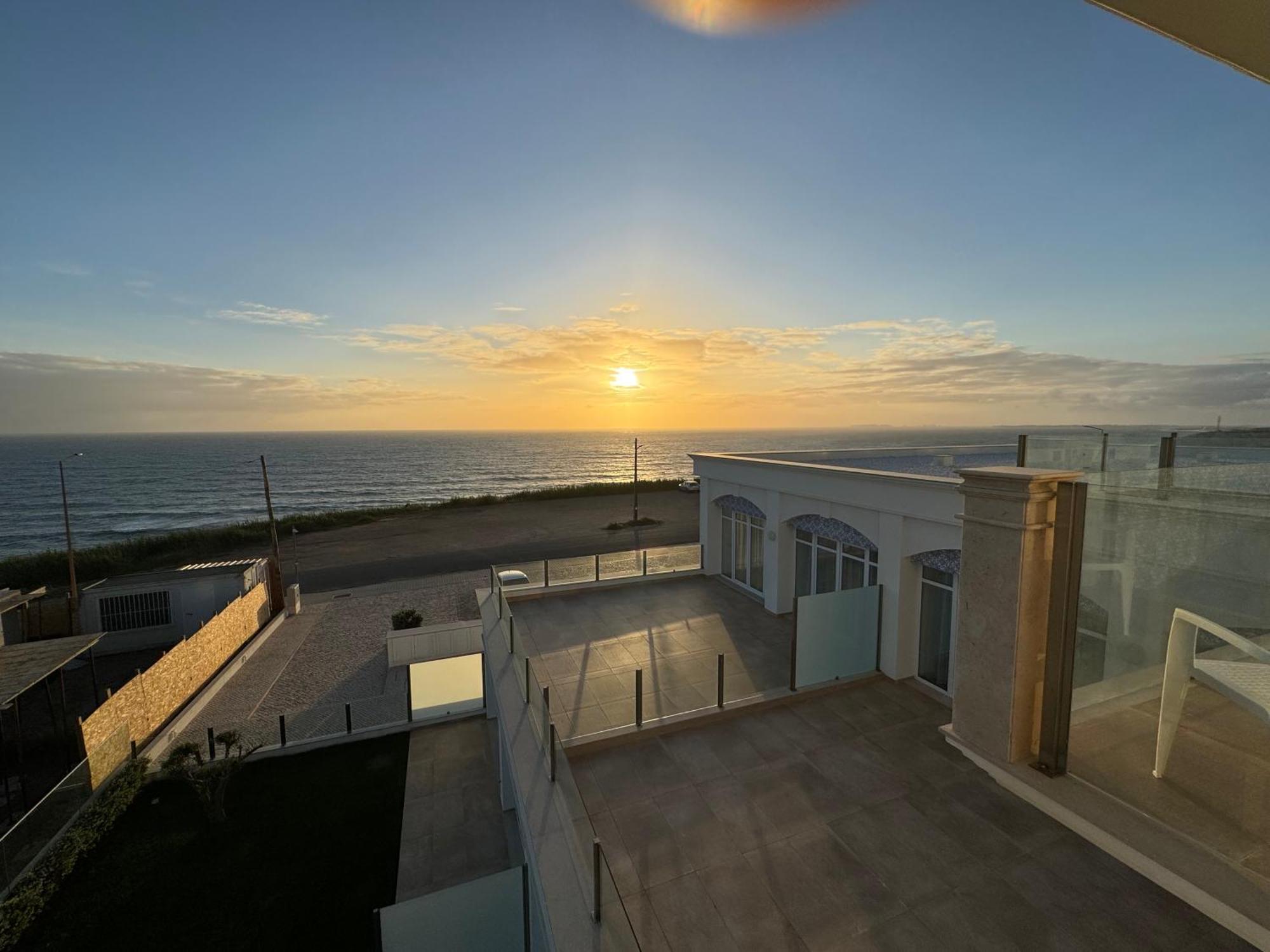 Ocean View Apartments Lourinha  Bagian luar foto