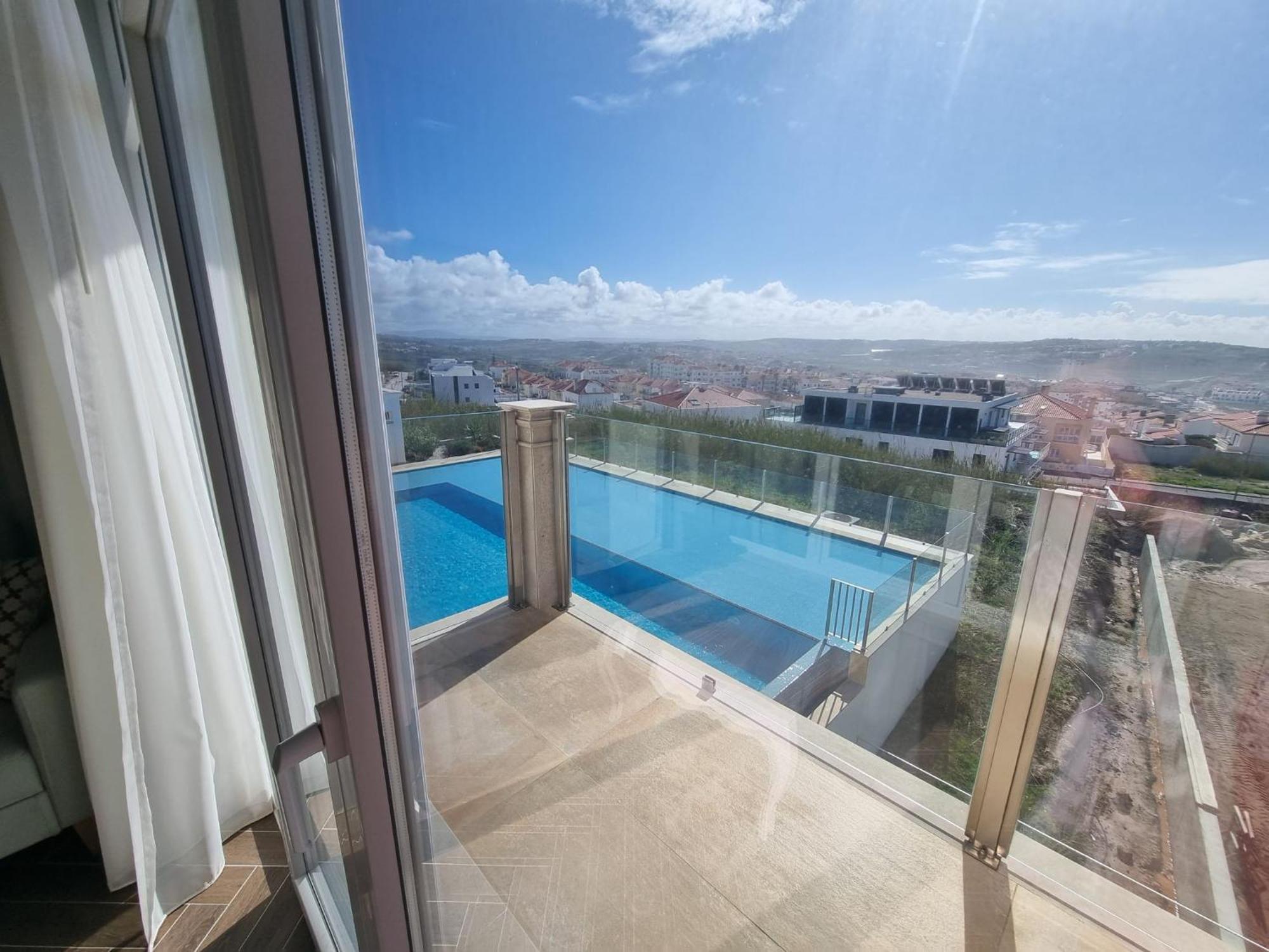 Ocean View Apartments Lourinha  Bagian luar foto