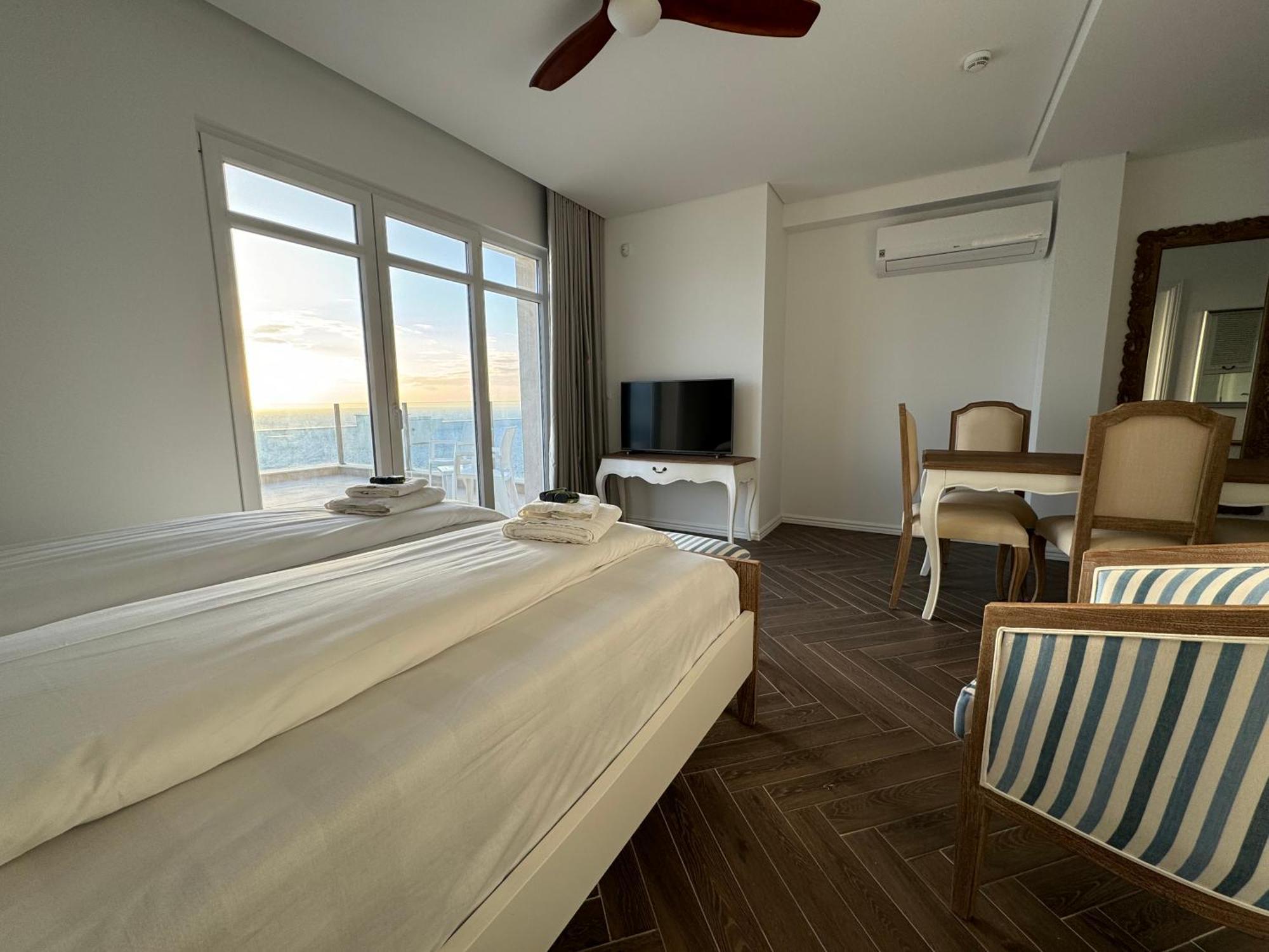 Ocean View Apartments Lourinha  Bagian luar foto