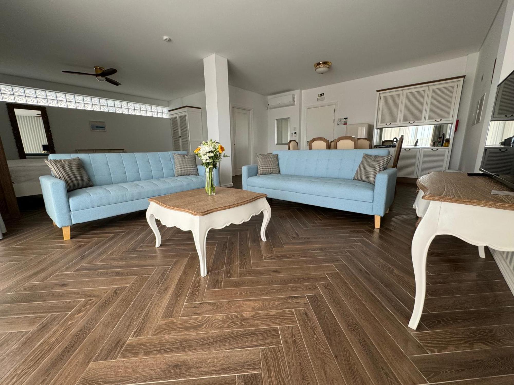 Ocean View Apartments Lourinha  Bagian luar foto