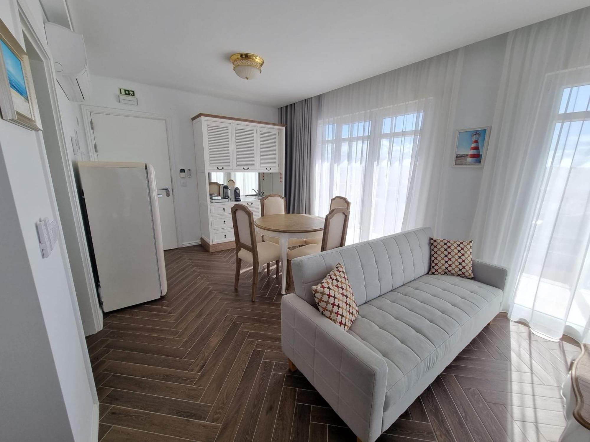Ocean View Apartments Lourinha  Bagian luar foto