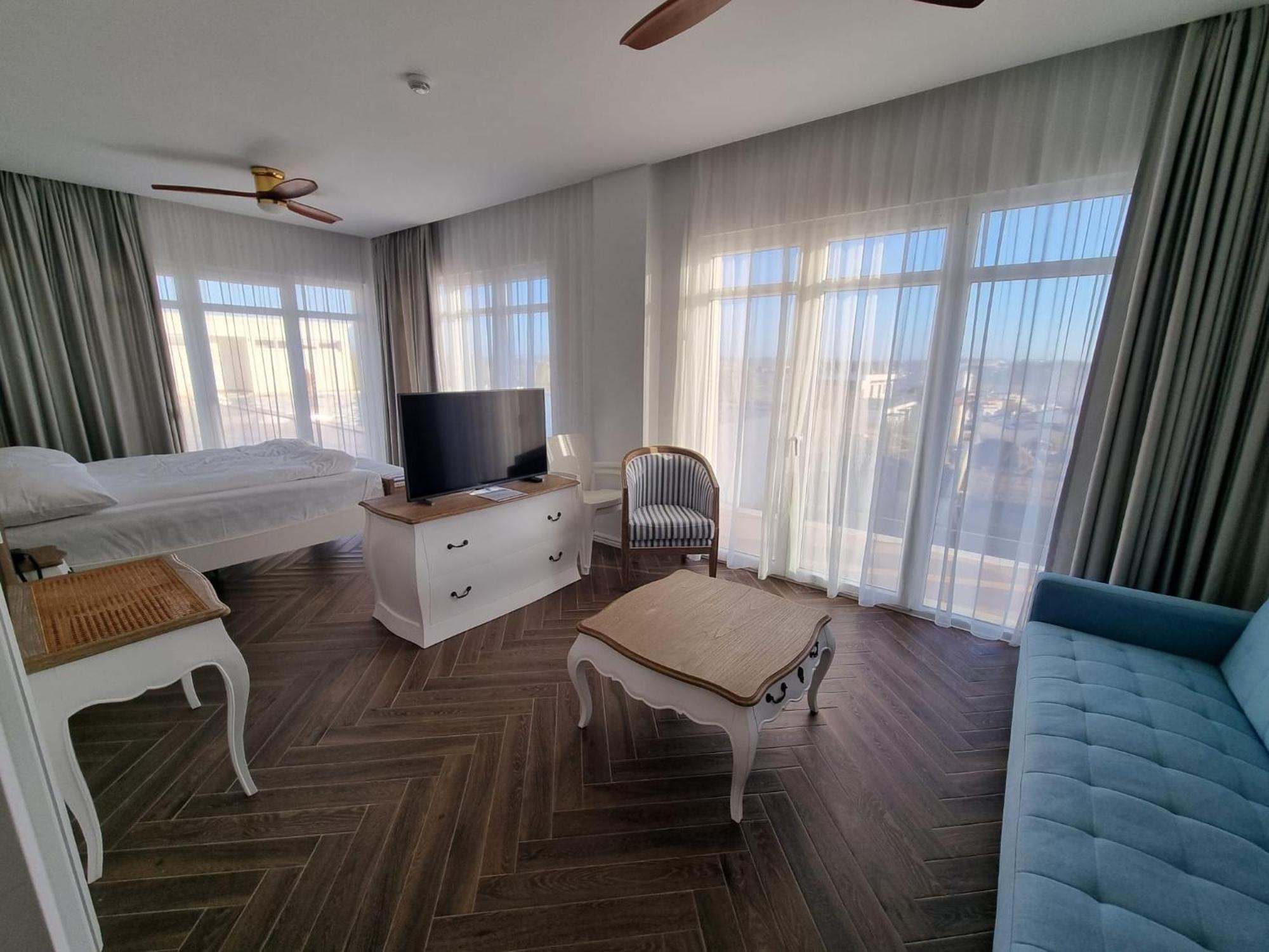Ocean View Apartments Lourinha  Bagian luar foto