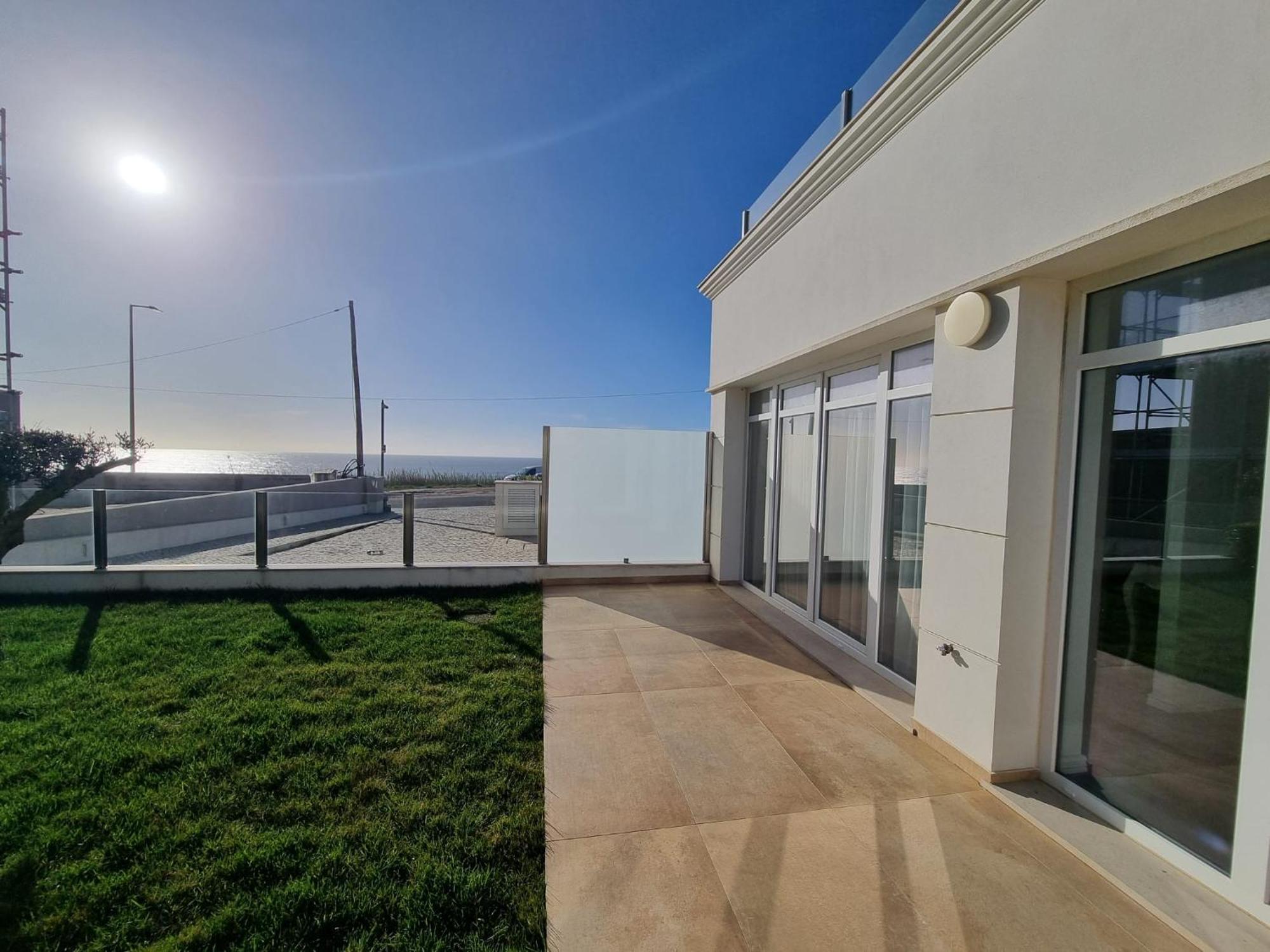 Ocean View Apartments Lourinha  Bagian luar foto