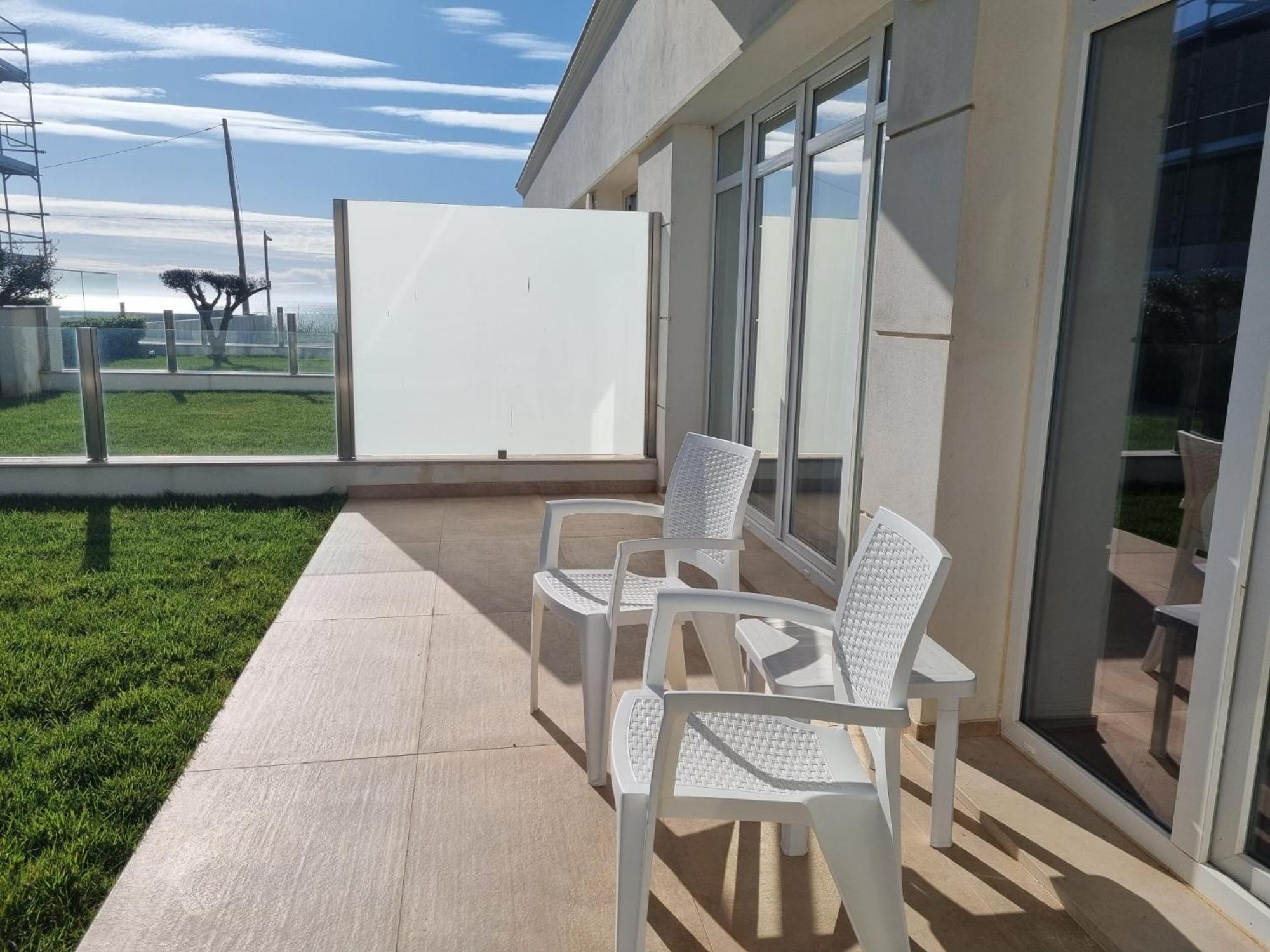 Ocean View Apartments Lourinha  Bagian luar foto